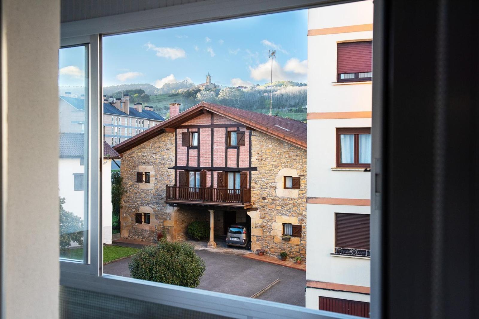 Apartament Monzubi Etxi Gernika-Lumo Zewnętrze zdjęcie